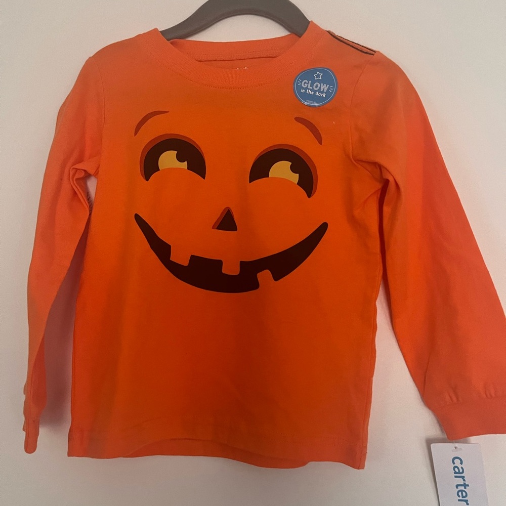 new glow in the dark Halloween shirt 24M